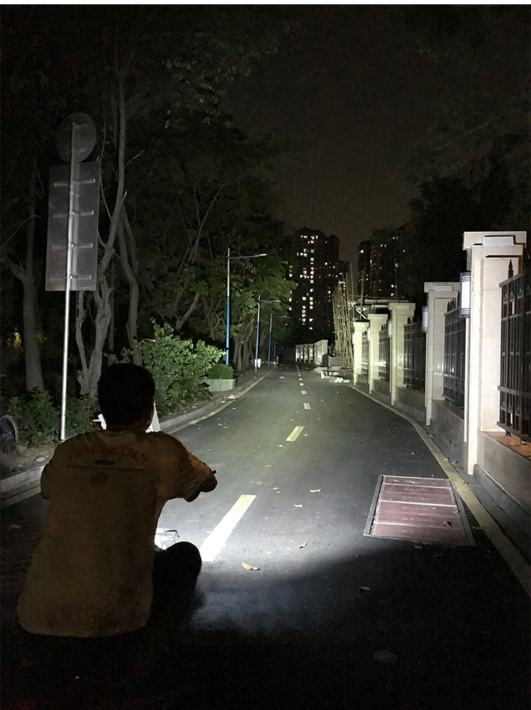 A18+强光手电USB充电10W(图21)